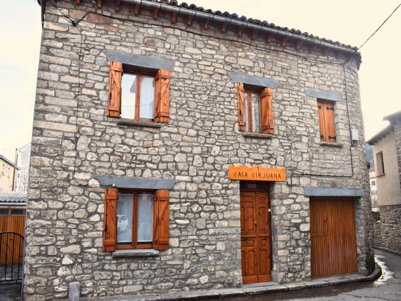 Cirjuana, Casa En El Centro Con Agradable Jardin Y Barbacoa By Pirineos 360 Villa Biescas  Bagian luar foto